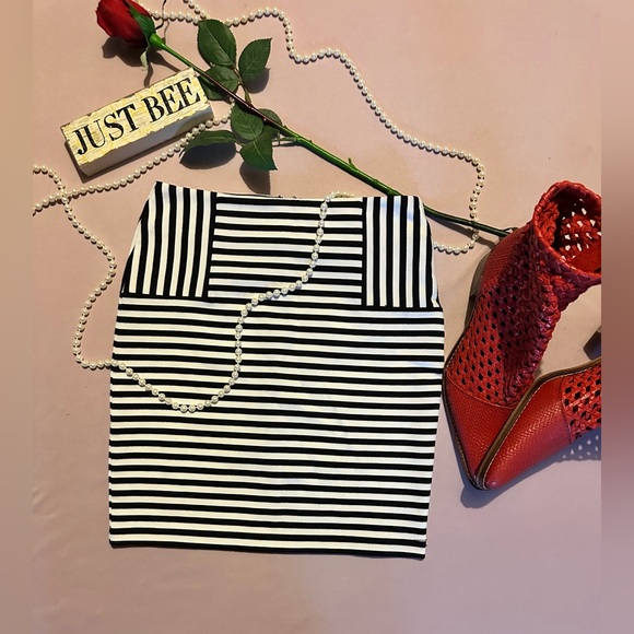 NWT FOREVER 21 STRIPES SKIRT - Picture 8 of 10